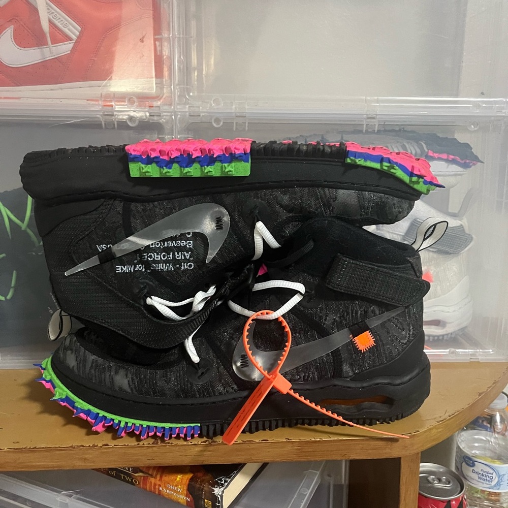 Black off white Air Force 1 mid